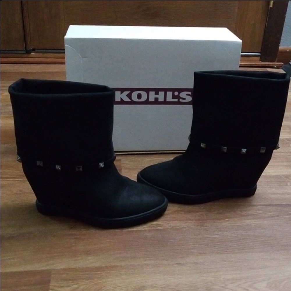 Wedge boots